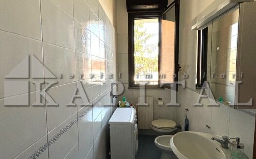 2 LOCALI CON BALCONE