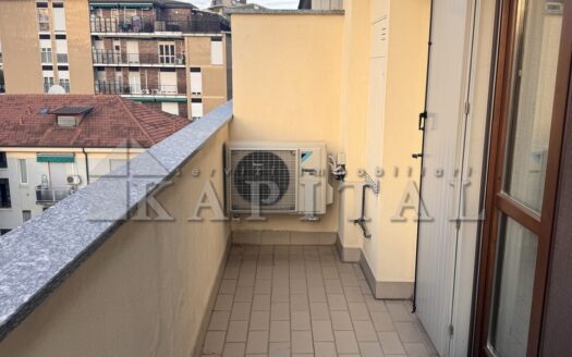BILOCALE ULTIMO PIANO + TERRAZZINO
